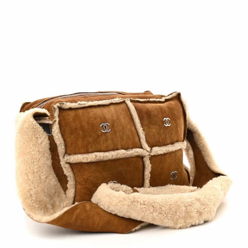 CHANEL Sheepskin Sherpa Shoulder Bag - Picture 8 of 10